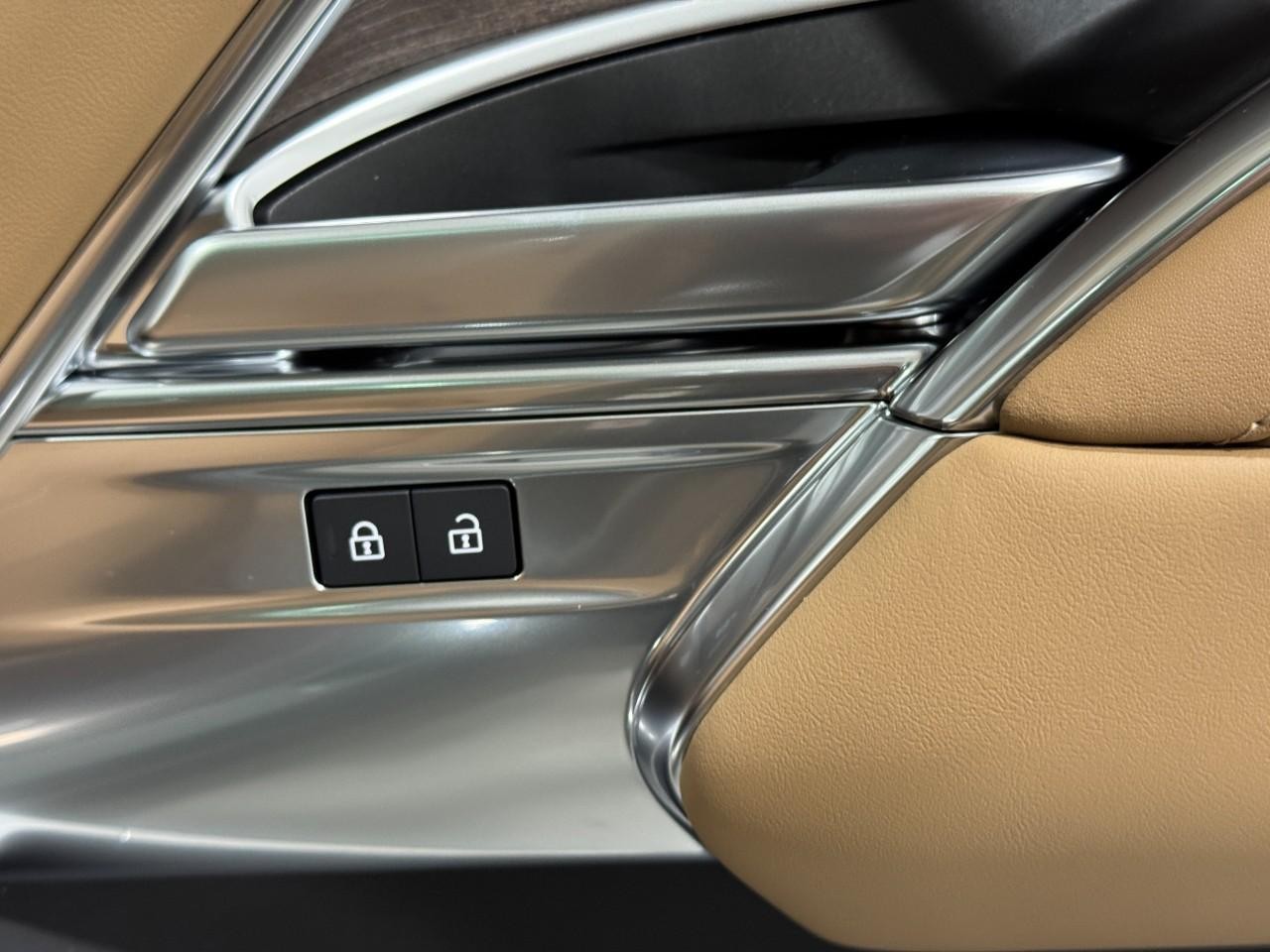 Land Rover Range Rover Vehicle Full-screen Gallery Image 22