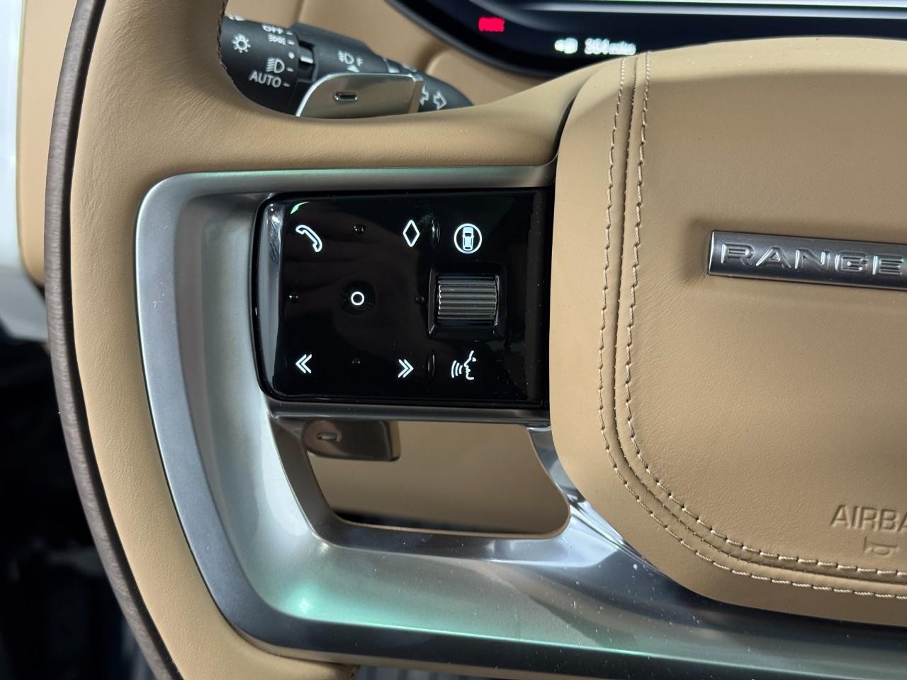 Land Rover Range Rover Vehicle Full-screen Gallery Image 30