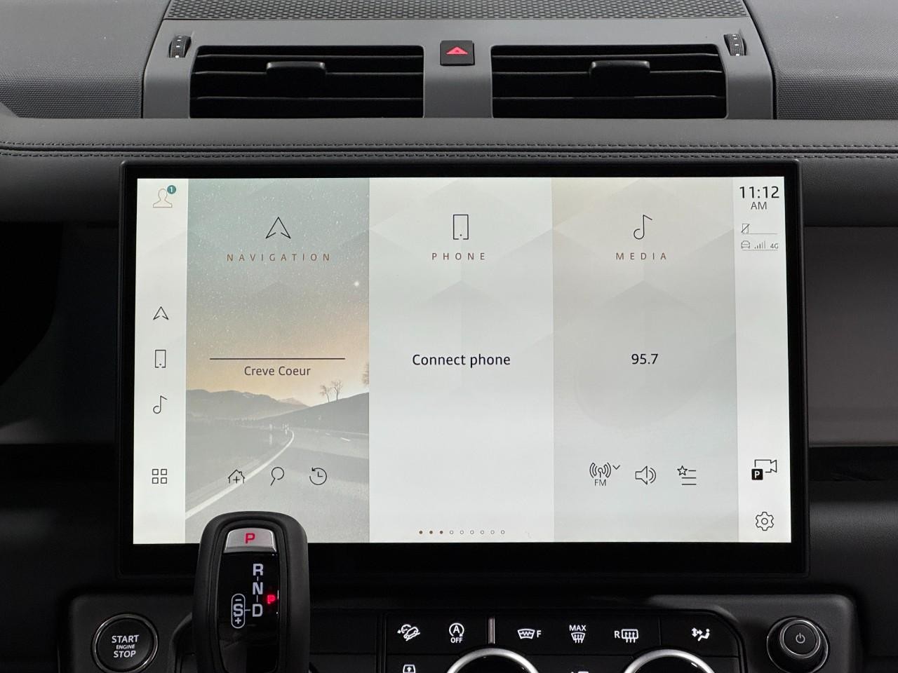 Land Rover Defender Vehicle Full-screen Gallery Image 15