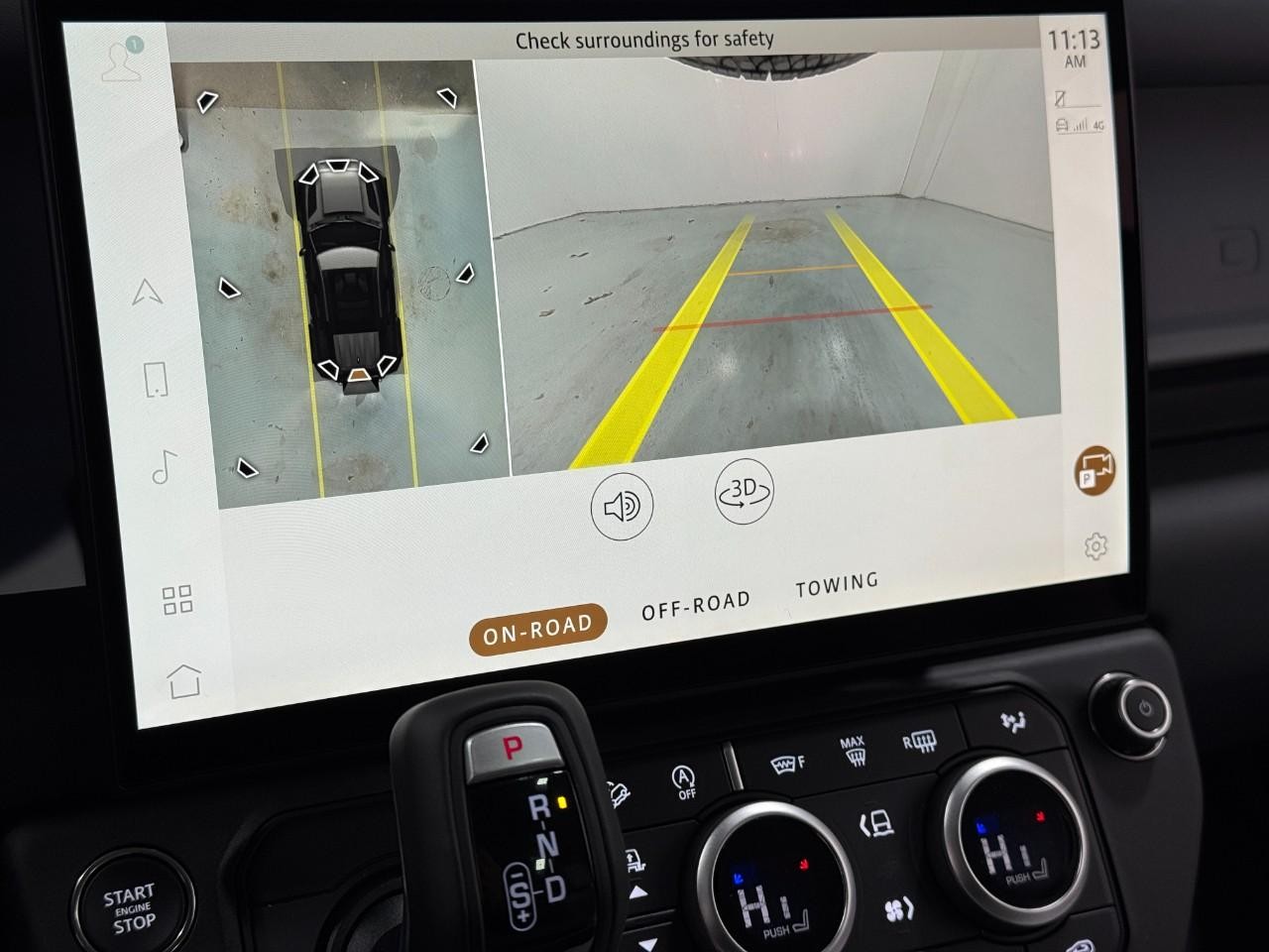 Land Rover Defender Vehicle Full-screen Gallery Image 33