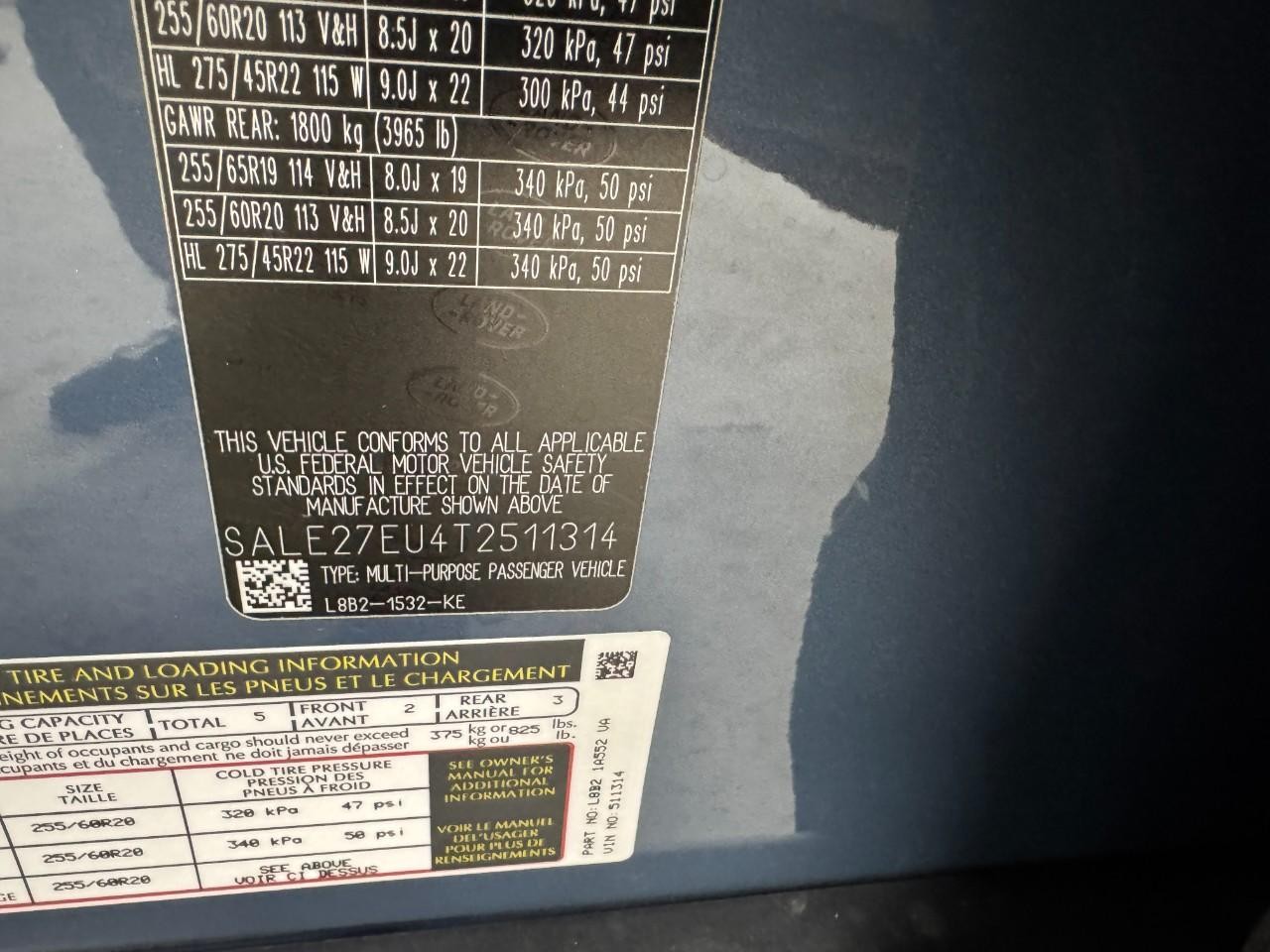 Land Rover Defender Vehicle Full-screen Gallery Image 34