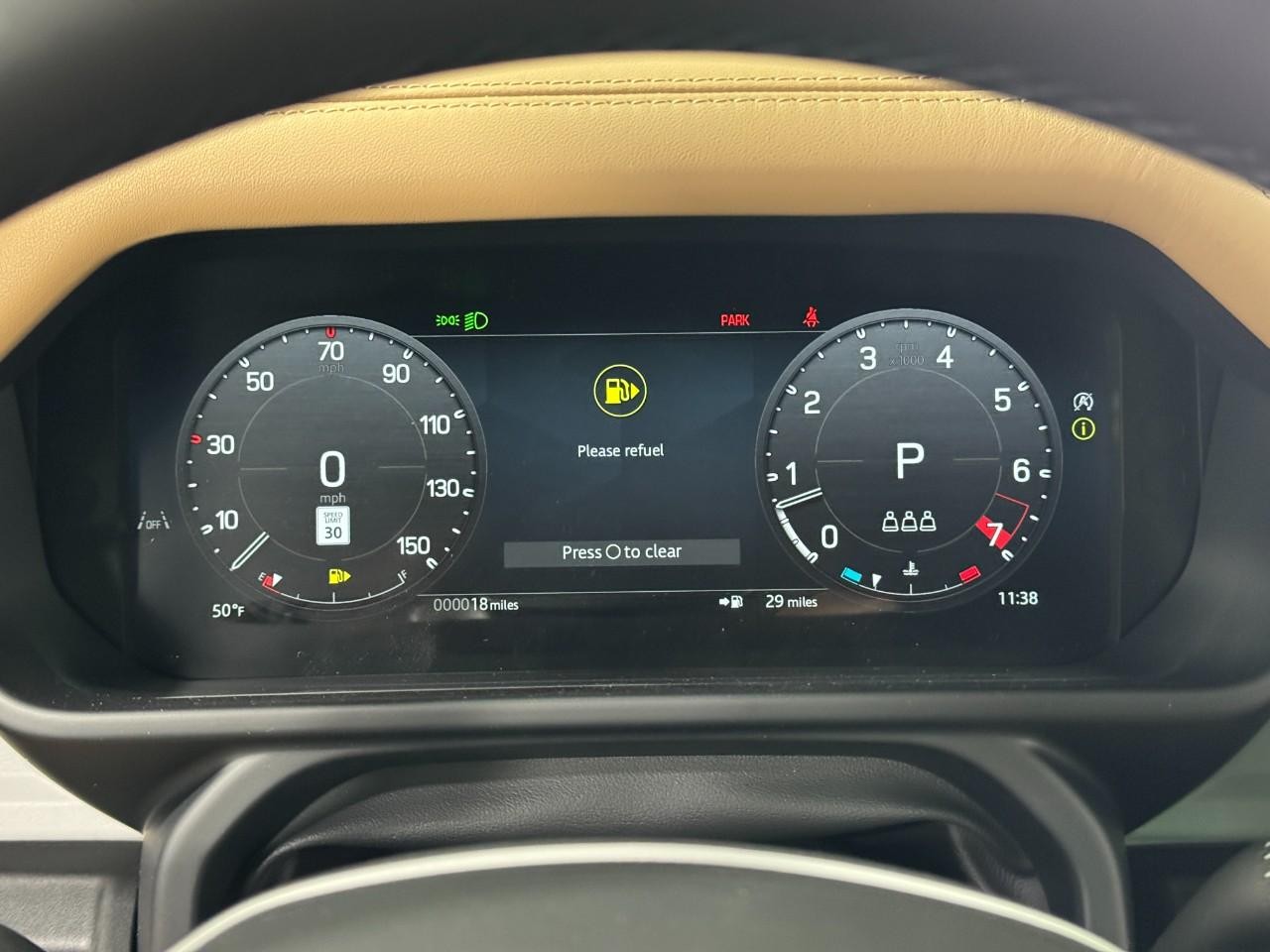 Land Rover Defender Vehicle Full-screen Gallery Image 32