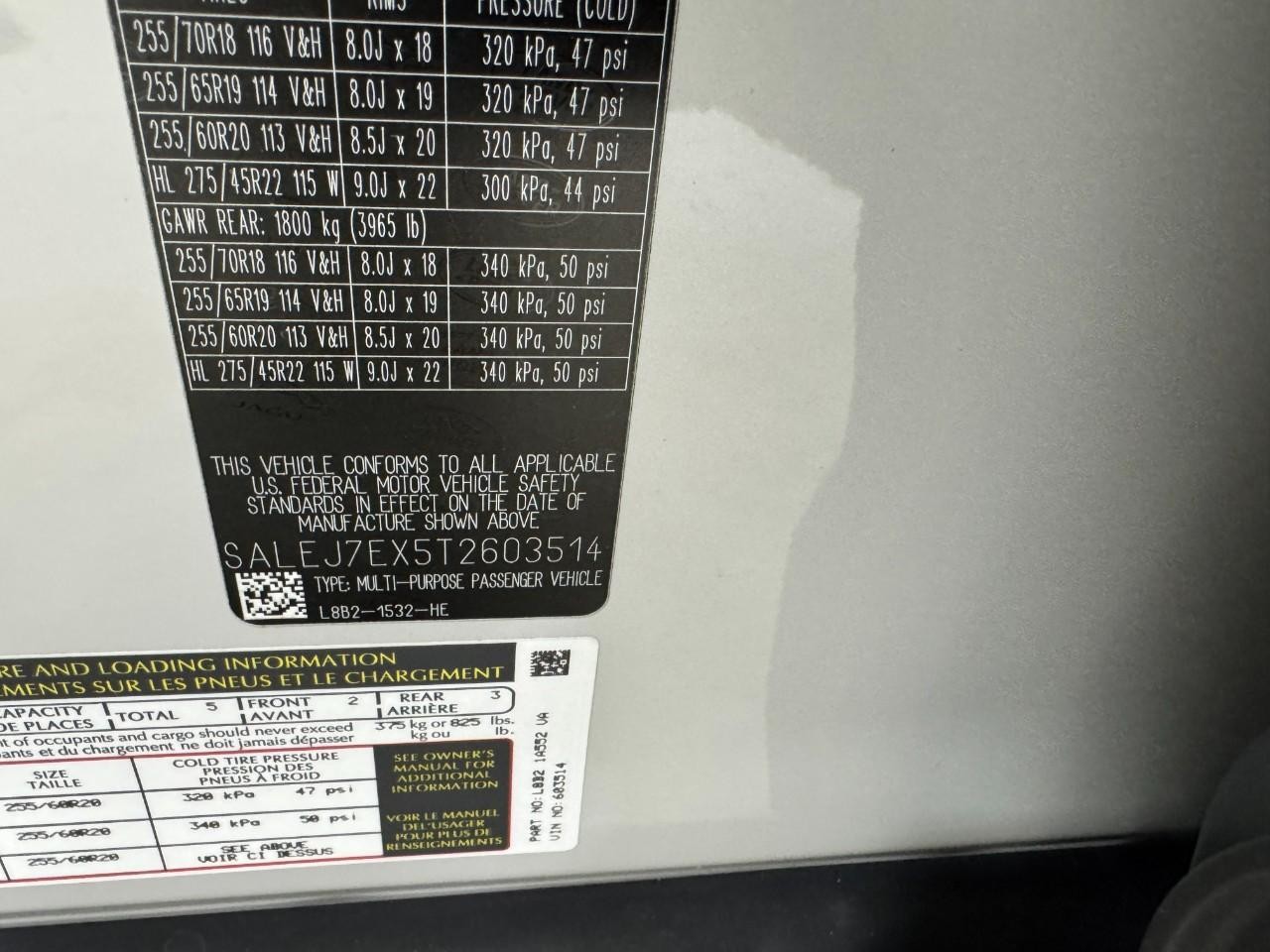 Land Rover Defender Vehicle Full-screen Gallery Image 33