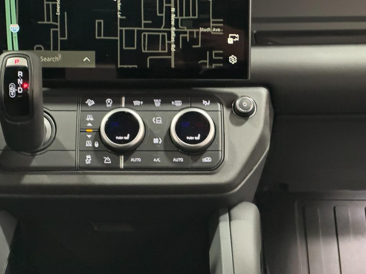 Land Rover Defender Vehicle Full-screen Gallery Image 15