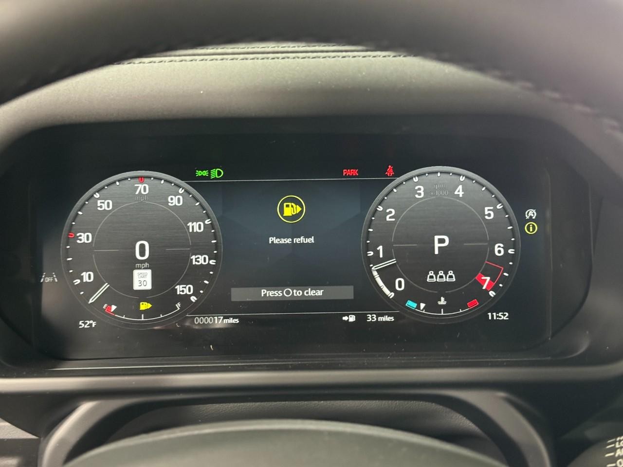 Land Rover Defender Vehicle Full-screen Gallery Image 31