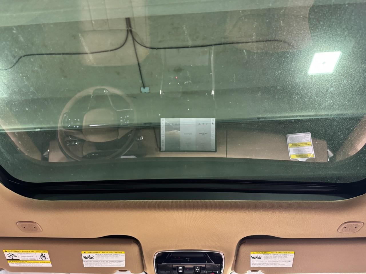 Land Rover Range Rover Sport Vehicle Full-screen Gallery Image 12