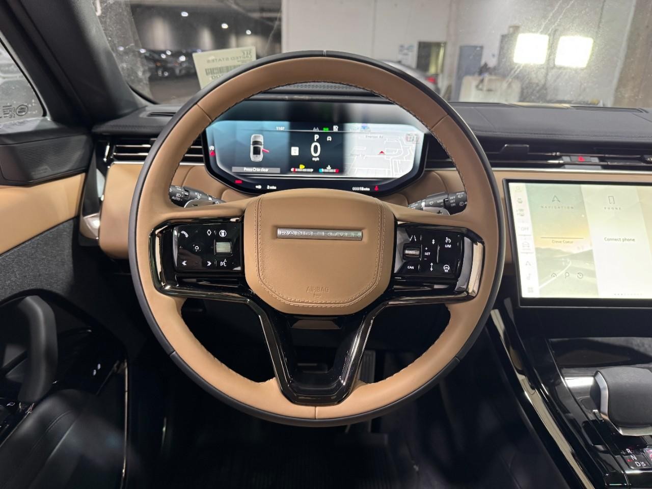 Land Rover Range Rover Sport Vehicle Full-screen Gallery Image 14