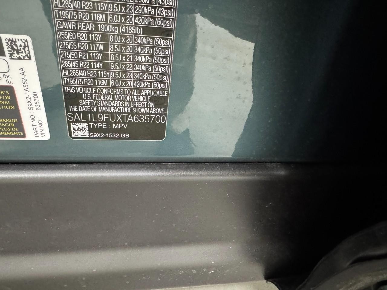 Land Rover Range Rover Sport Vehicle Full-screen Gallery Image 34