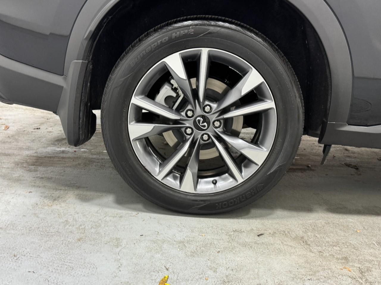 INFINITI QX60 Vehicle Full-screen Gallery Image 5