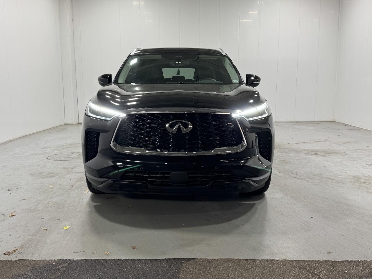 INFINITI QX60 Vehicle Full-screen Gallery Image 7