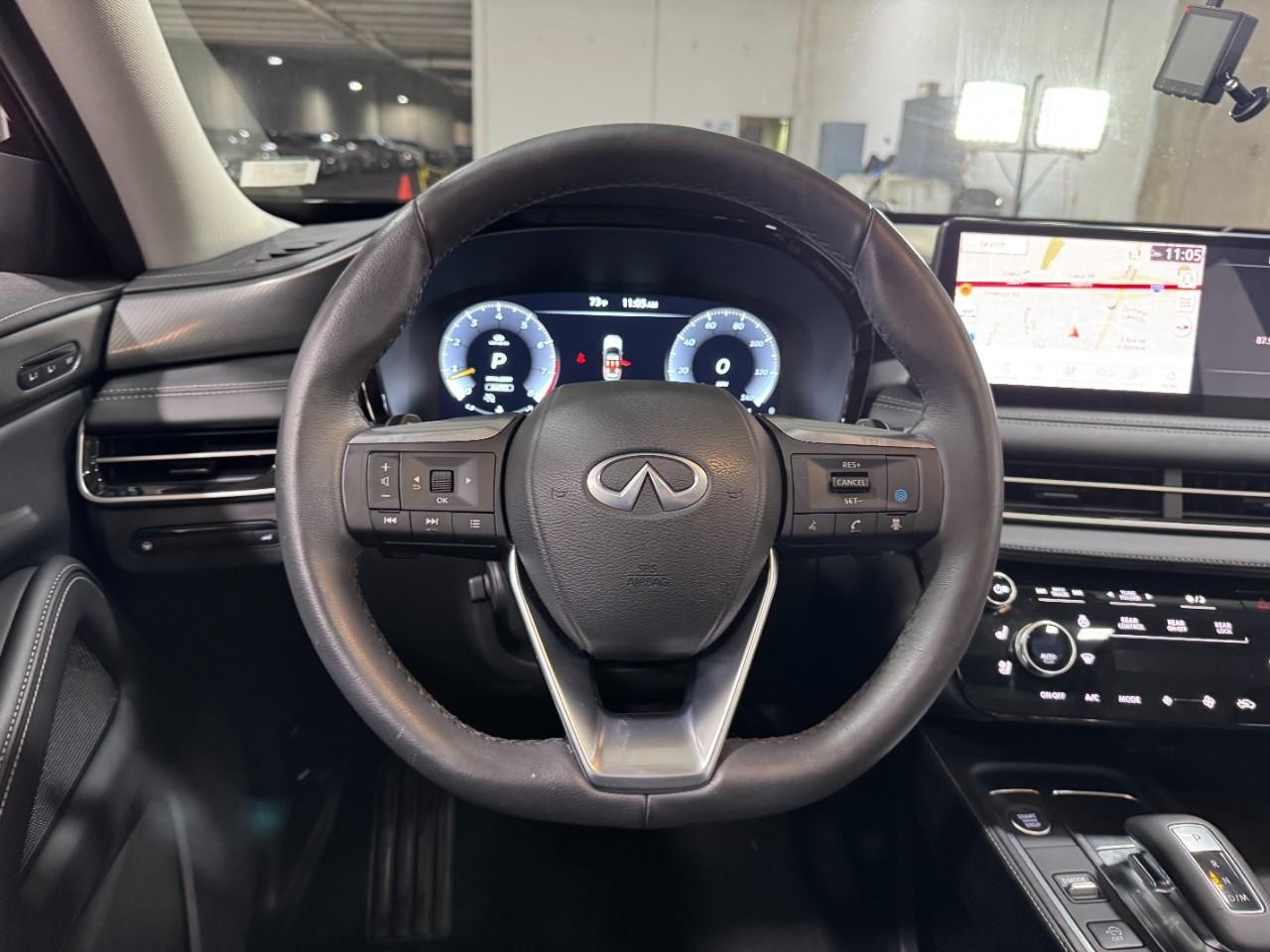 INFINITI QX60 Vehicle Full-screen Gallery Image 14
