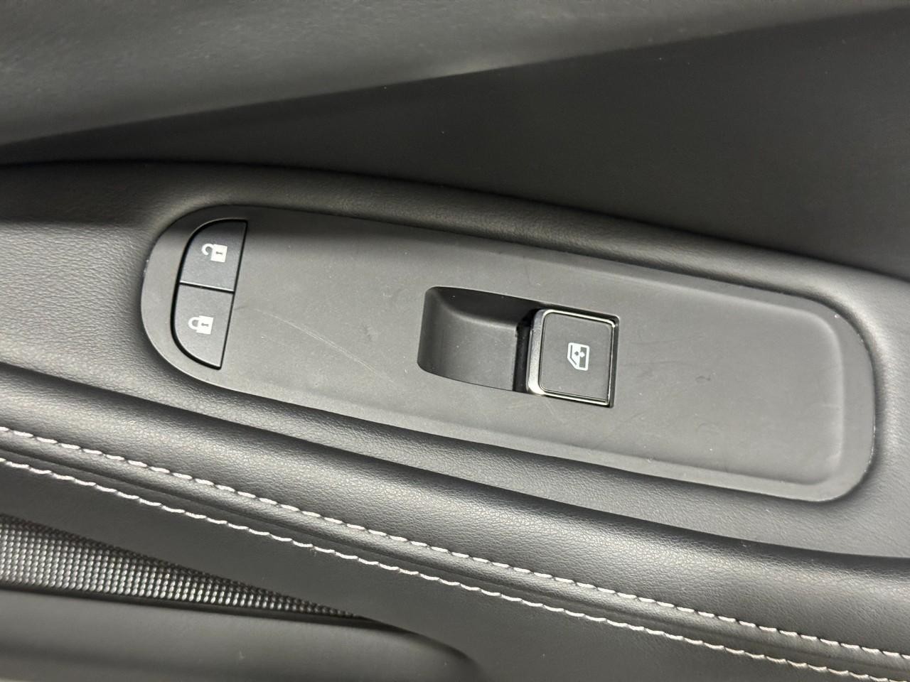 INFINITI QX60 Vehicle Full-screen Gallery Image 22