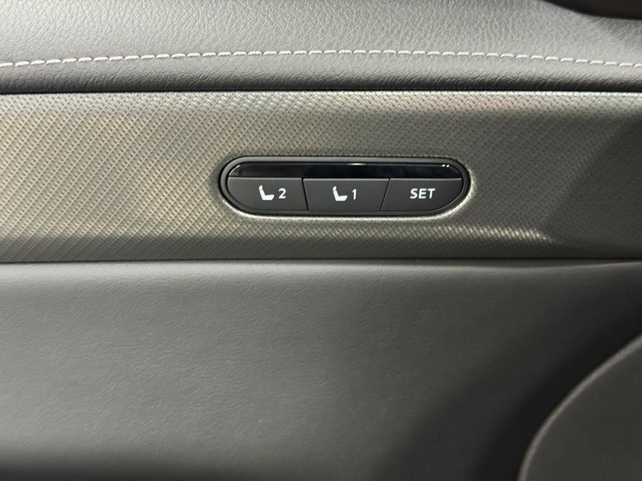 INFINITI QX60 Vehicle Full-screen Gallery Image 23