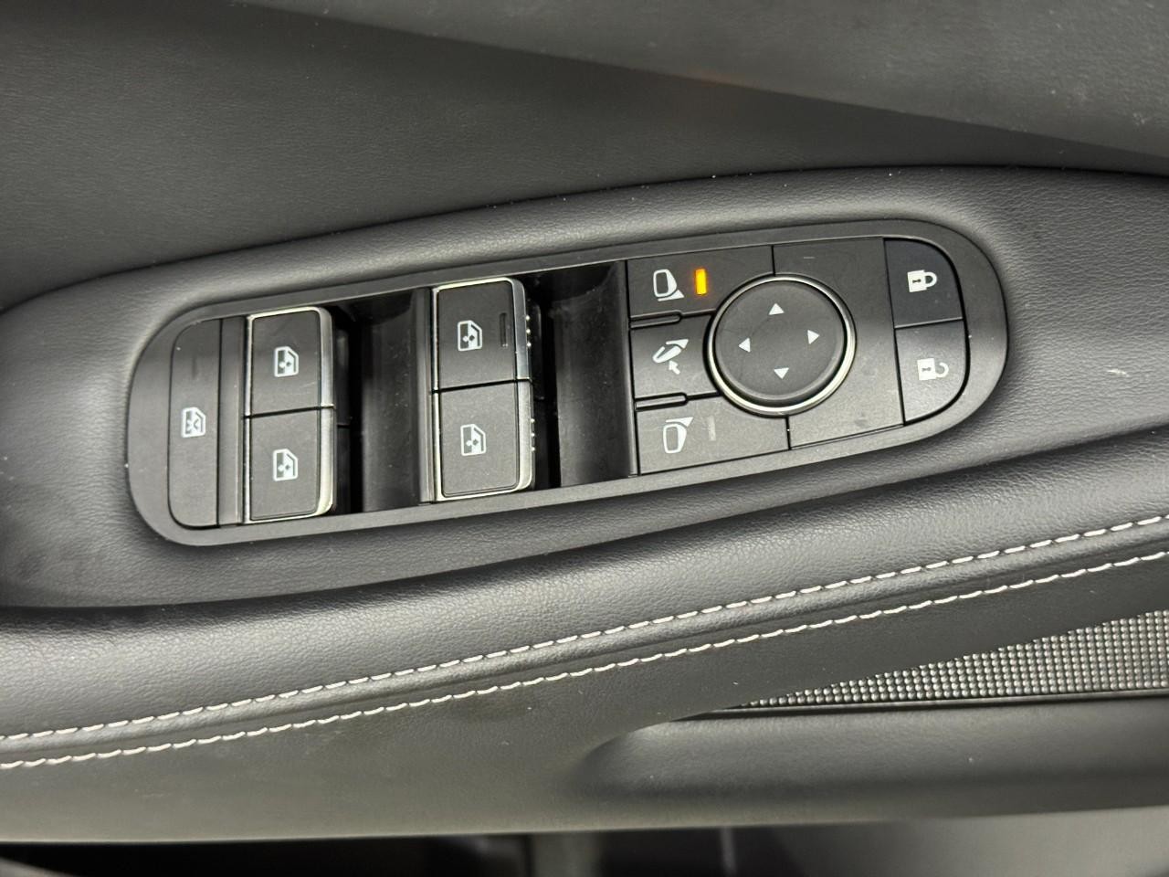 INFINITI QX60 Vehicle Full-screen Gallery Image 24