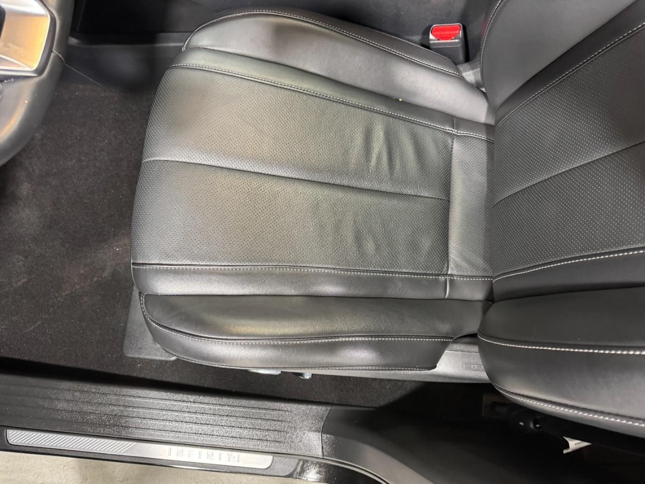 INFINITI QX60 Vehicle Full-screen Gallery Image 26