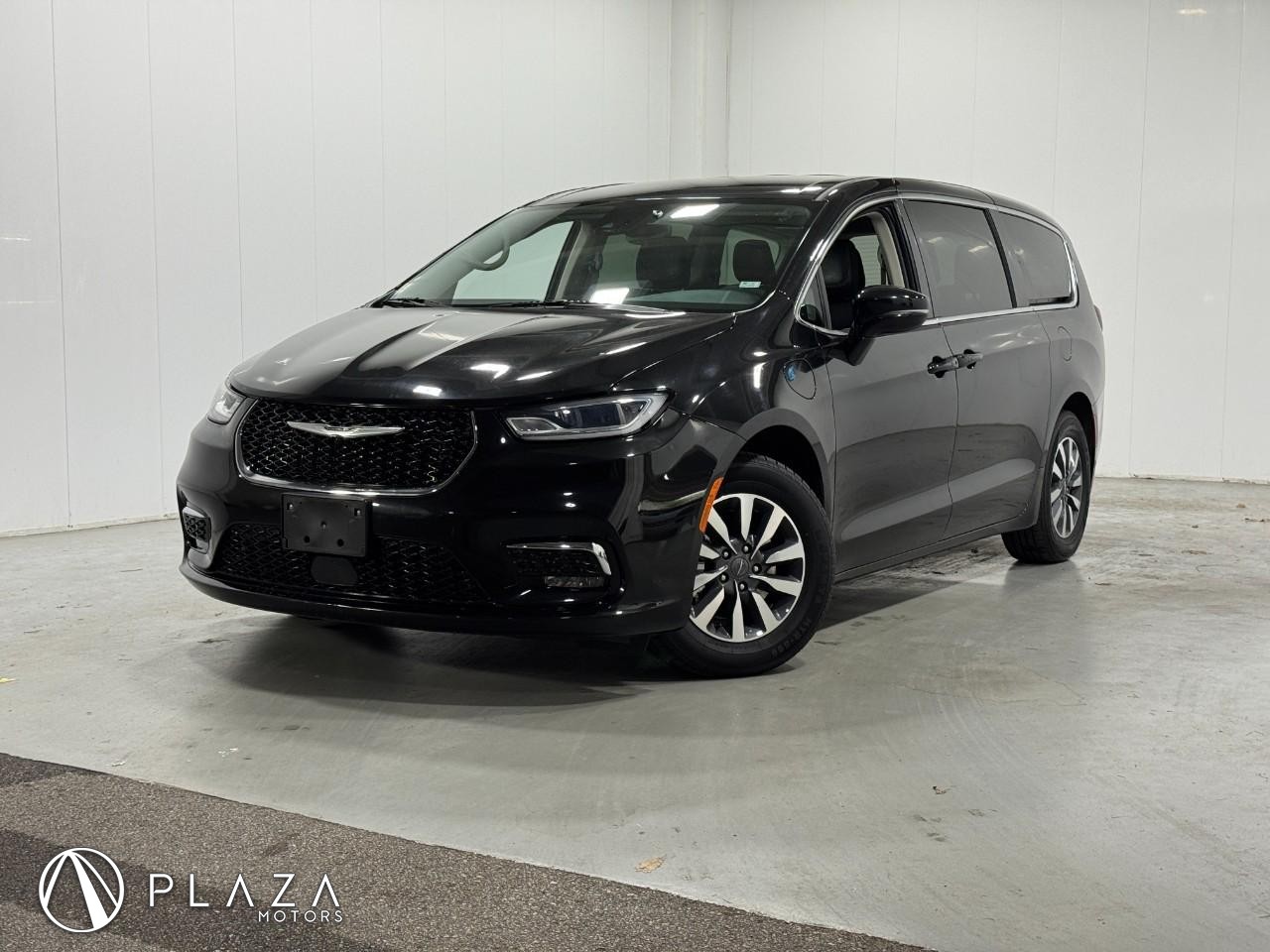 2024 Chrysler Pacifica PHEV