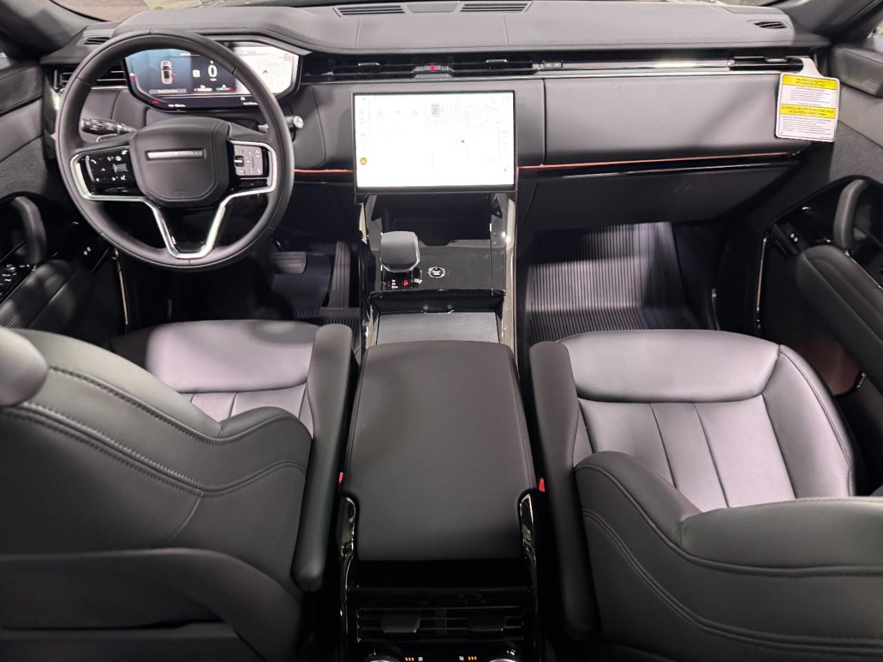 Land Rover Range Rover Sport Vehicle Full-screen Gallery Image 13