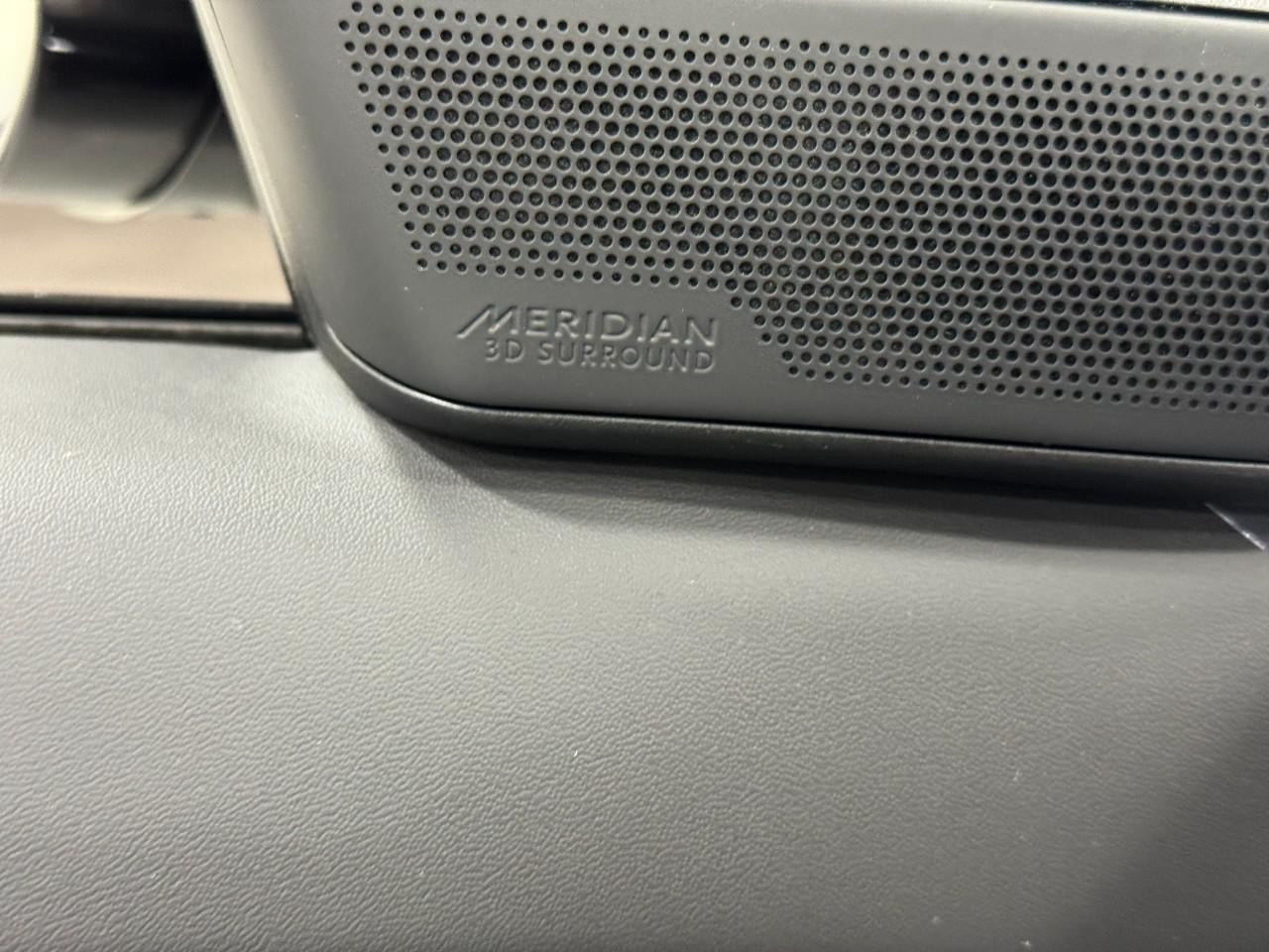 Land Rover Range Rover Sport Vehicle Full-screen Gallery Image 23