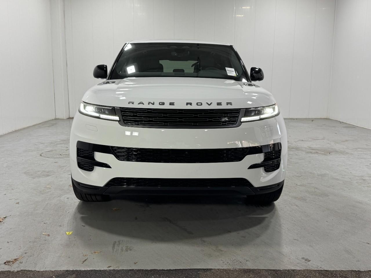 Land Rover Range Rover Sport Vehicle Full-screen Gallery Image 7