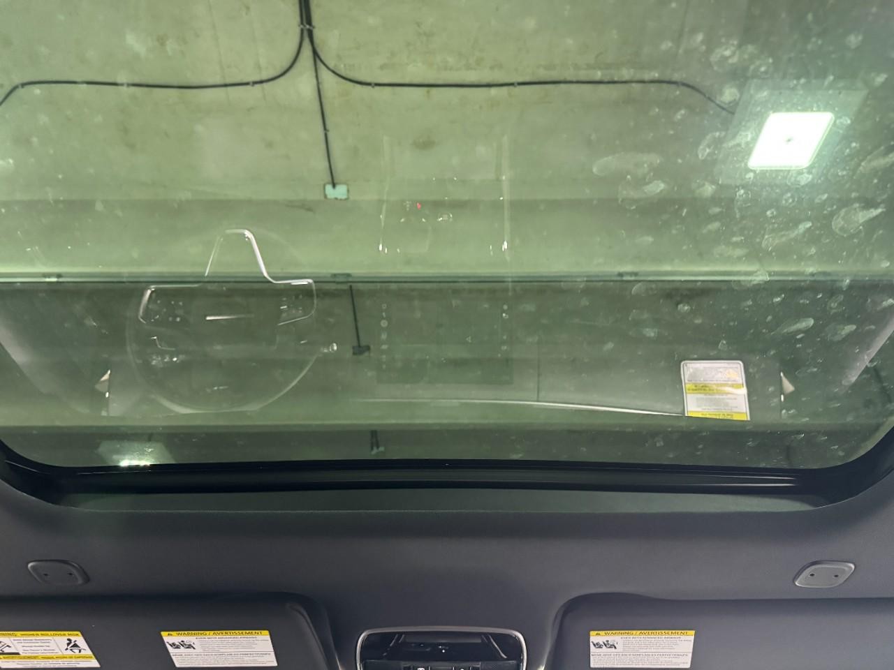 Land Rover Range Rover Sport Vehicle Full-screen Gallery Image 12