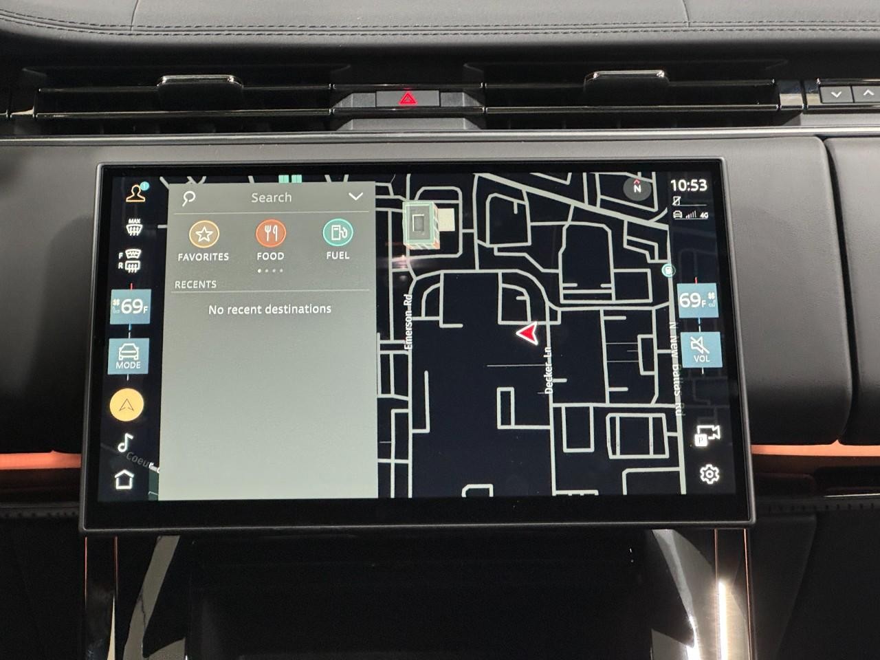 Land Rover Range Rover Sport Vehicle Full-screen Gallery Image 15