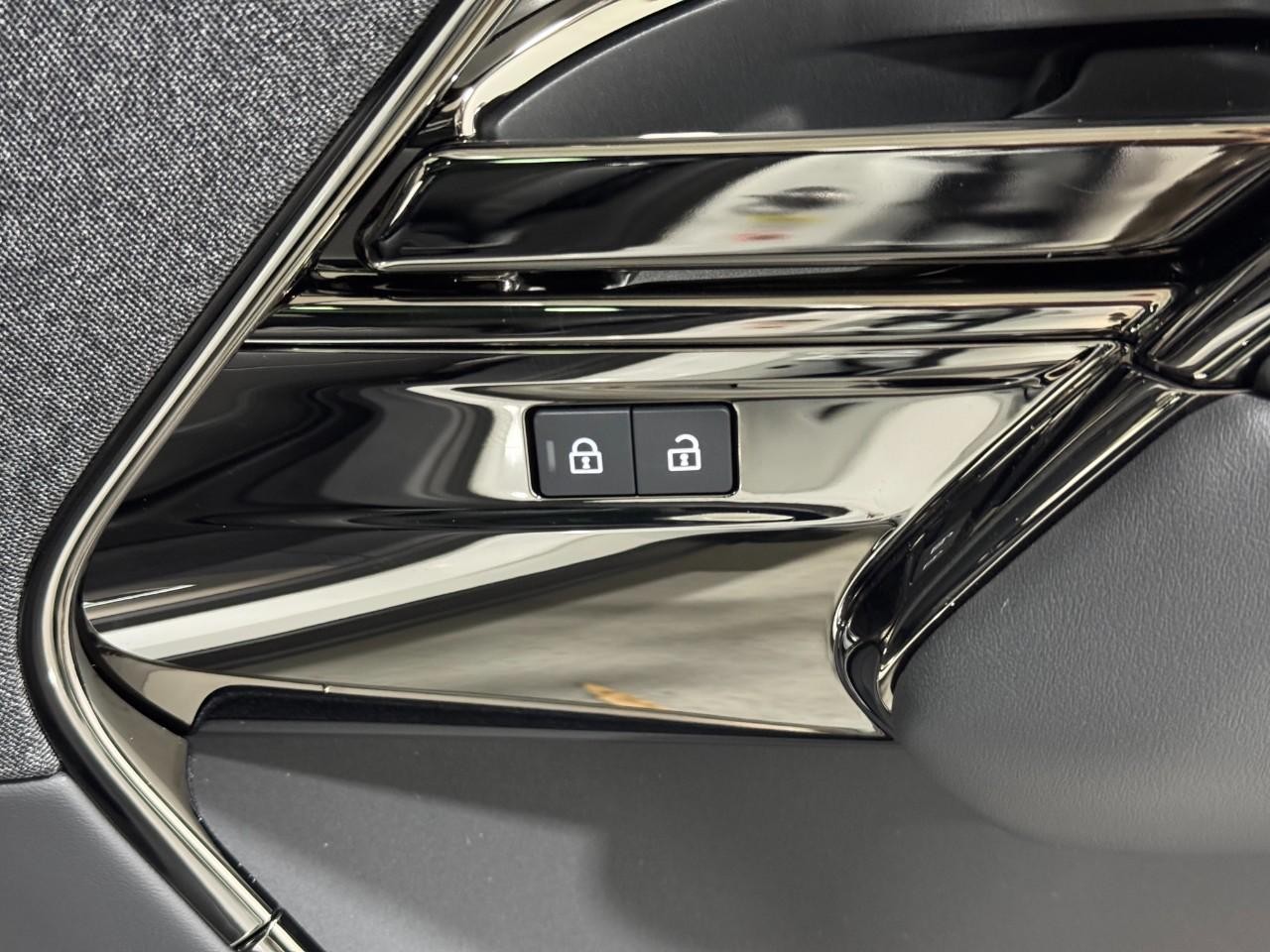 Land Rover Range Rover Sport Vehicle Full-screen Gallery Image 22