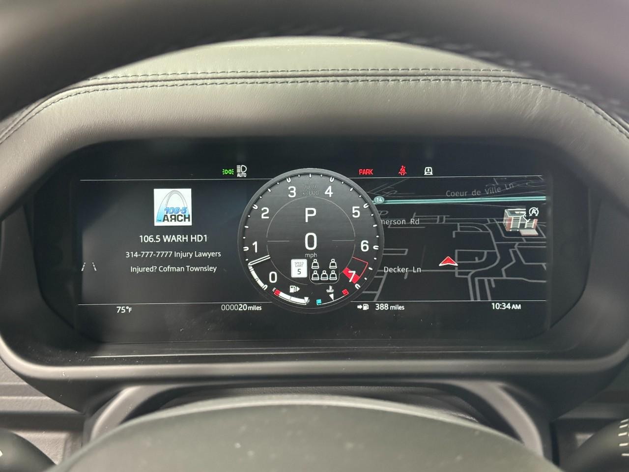 Land Rover Defender Vehicle Full-screen Gallery Image 32