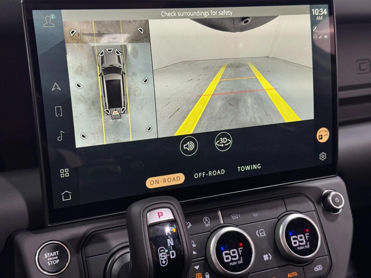 Land Rover Defender Vehicle Full-screen Gallery Image 33