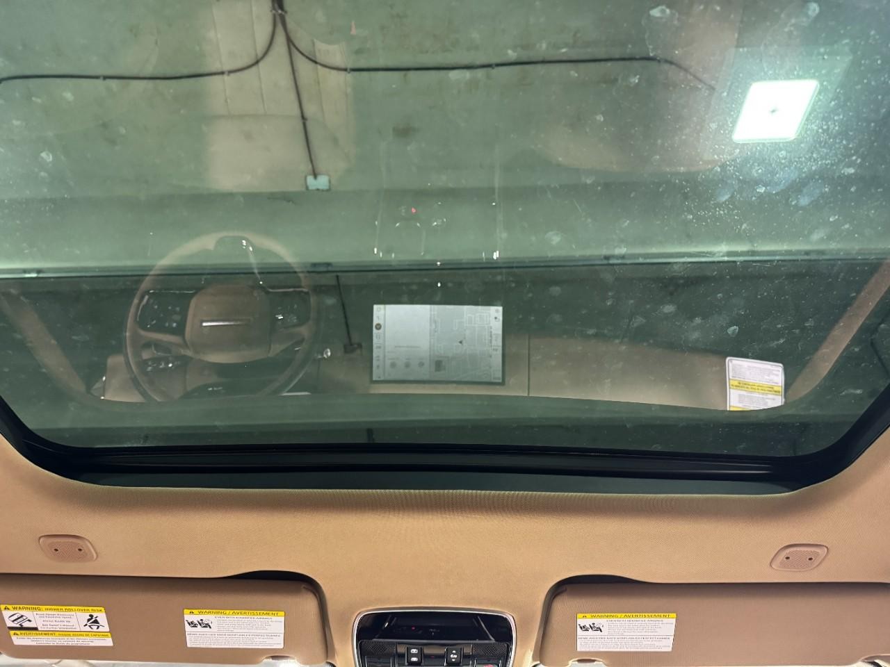 Land Rover Range Rover Sport Vehicle Full-screen Gallery Image 12