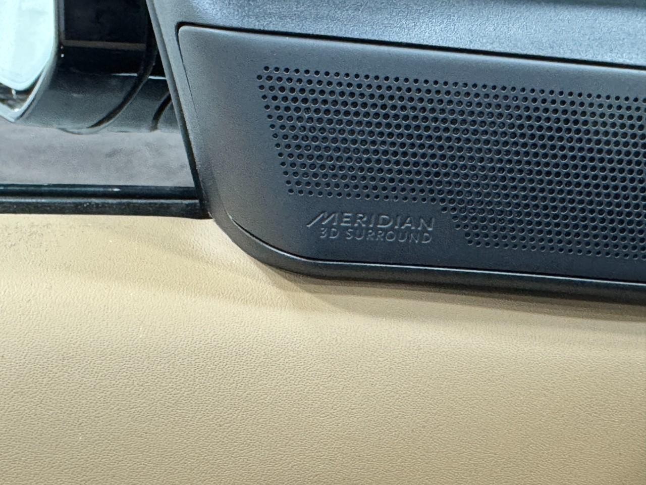 Land Rover Range Rover Sport Vehicle Full-screen Gallery Image 23