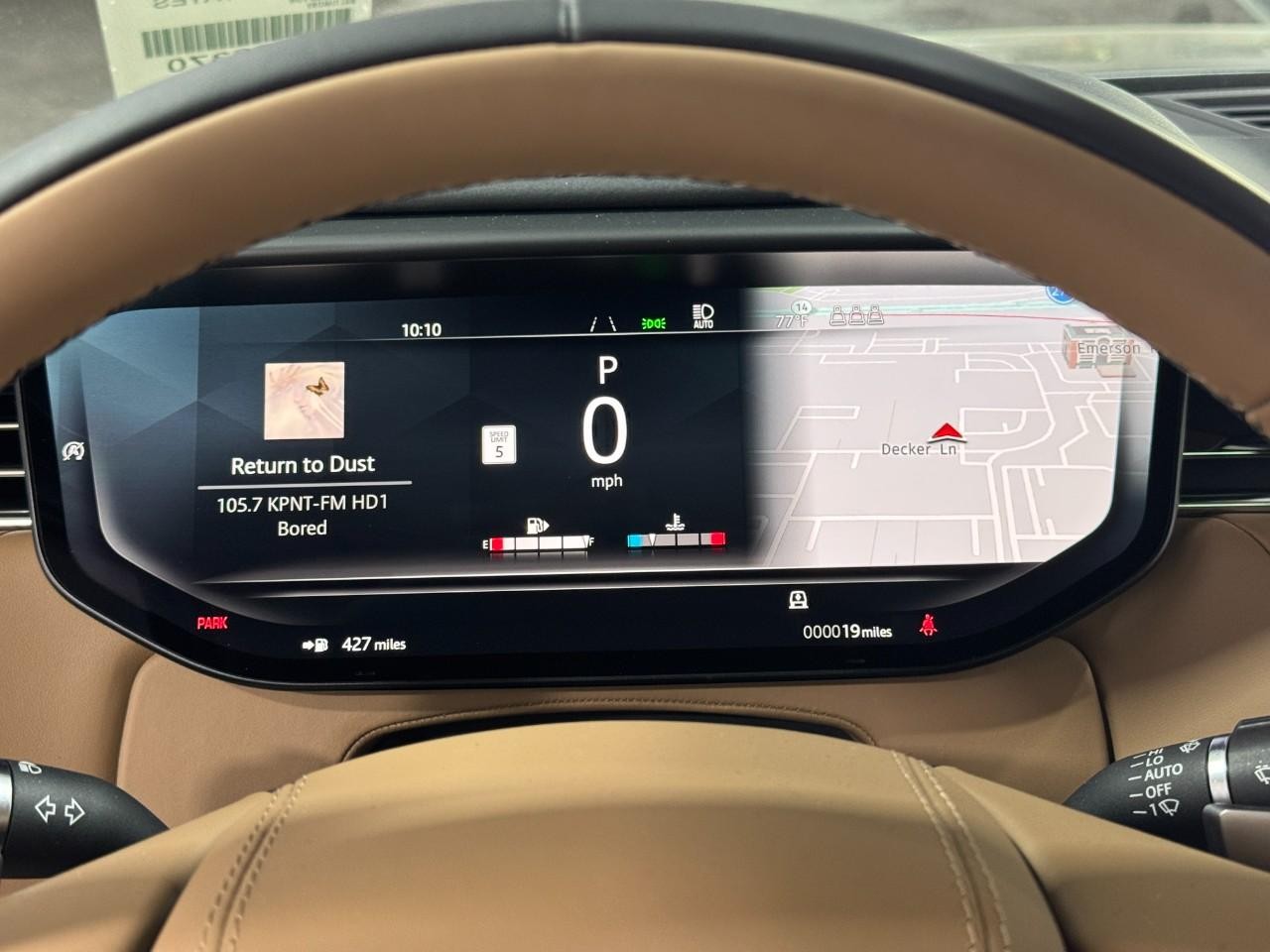 Land Rover Range Rover Sport Vehicle Full-screen Gallery Image 32