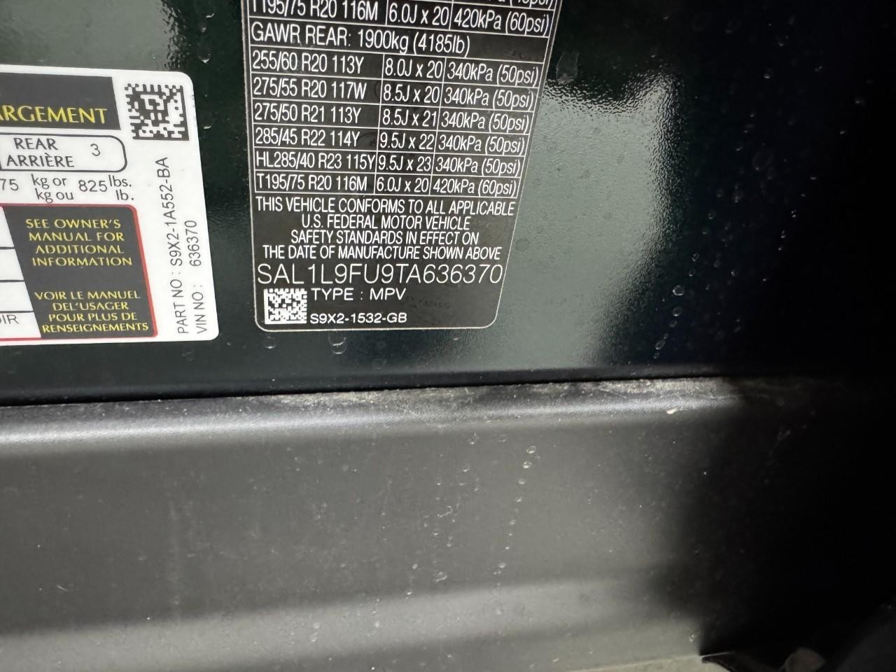 Land Rover Range Rover Sport Vehicle Full-screen Gallery Image 34