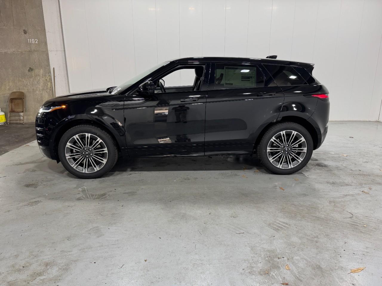 Land Rover Range Rover Evoque Vehicle Full-screen Gallery Image 2