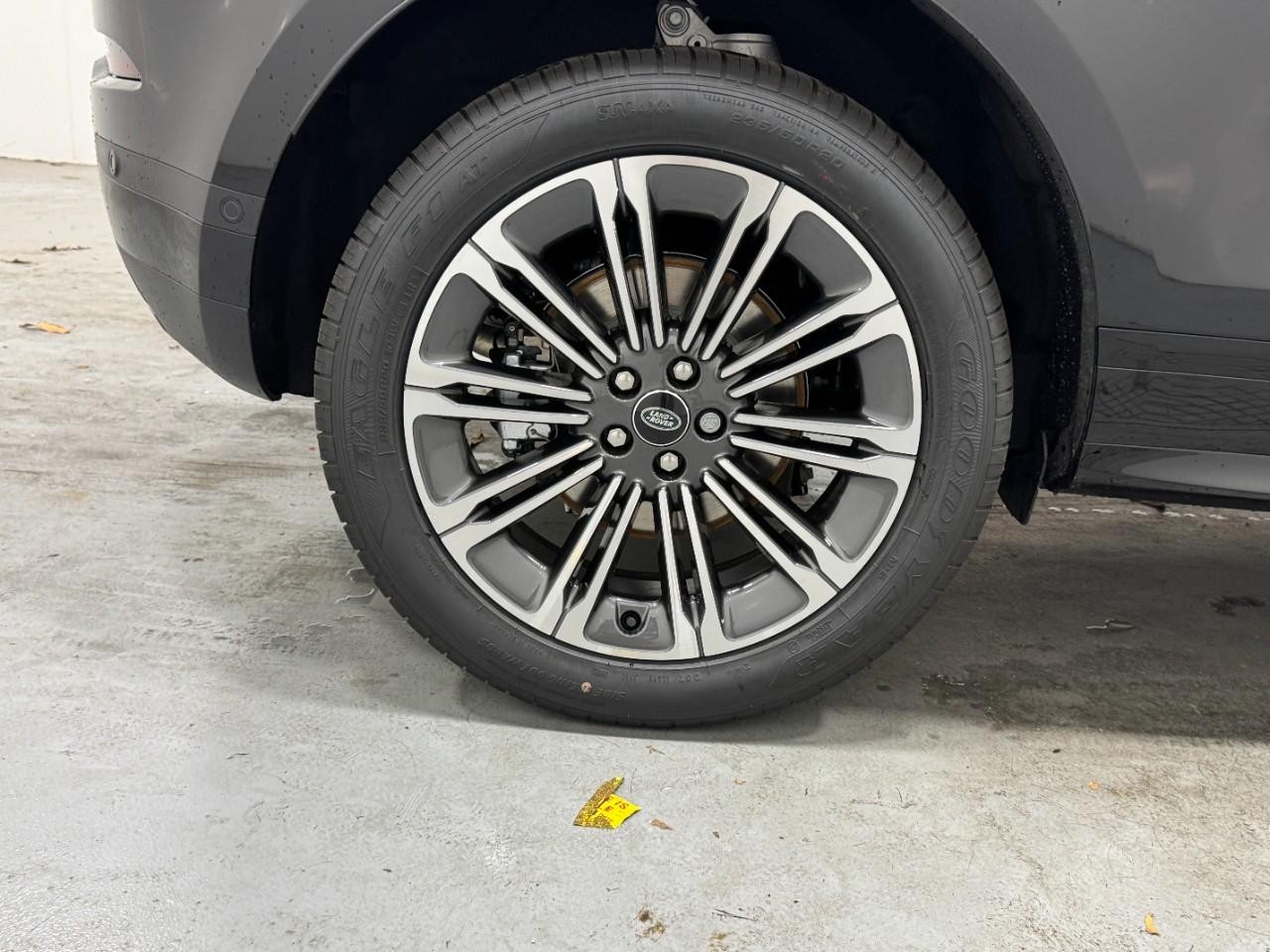 Land Rover Range Rover Evoque Vehicle Full-screen Gallery Image 5