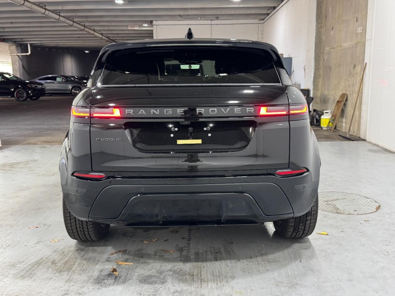 Land Rover Range Rover Evoque Vehicle Full-screen Gallery Image 9