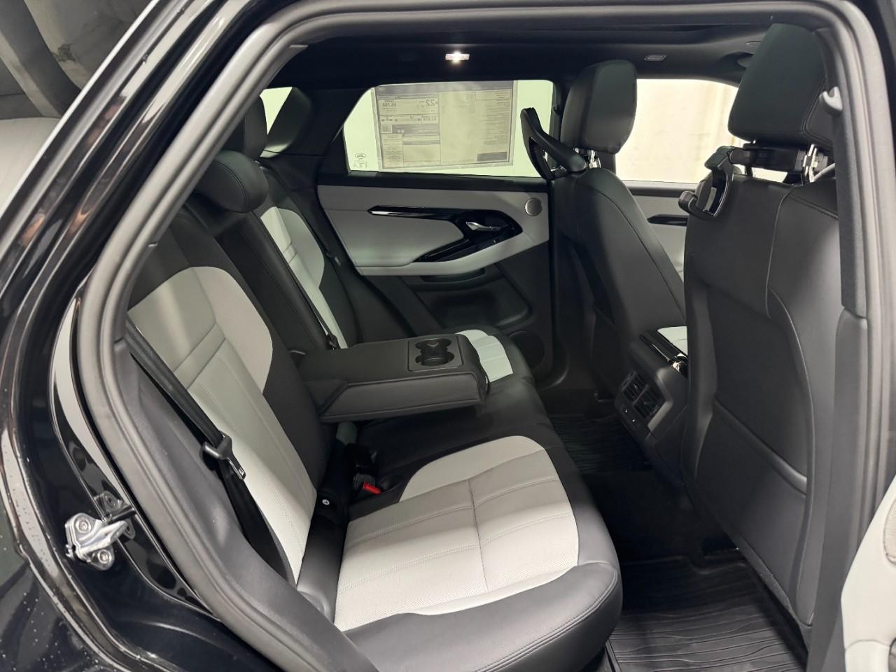 Land Rover Range Rover Evoque Vehicle Full-screen Gallery Image 10