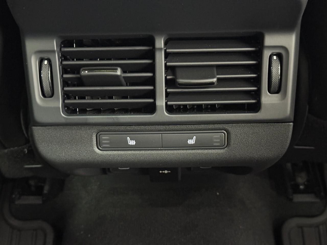 Land Rover Range Rover Evoque Vehicle Full-screen Gallery Image 11