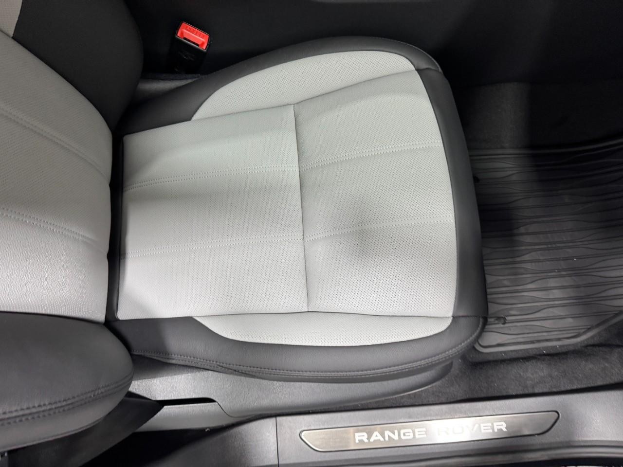 Land Rover Range Rover Evoque Vehicle Full-screen Gallery Image 19