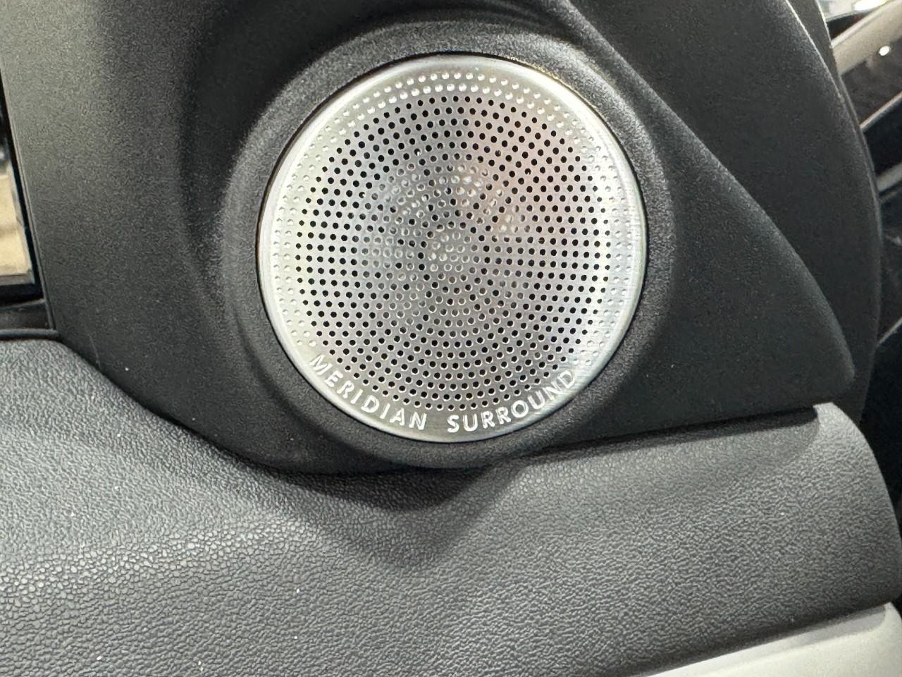 Land Rover Range Rover Evoque Vehicle Full-screen Gallery Image 22