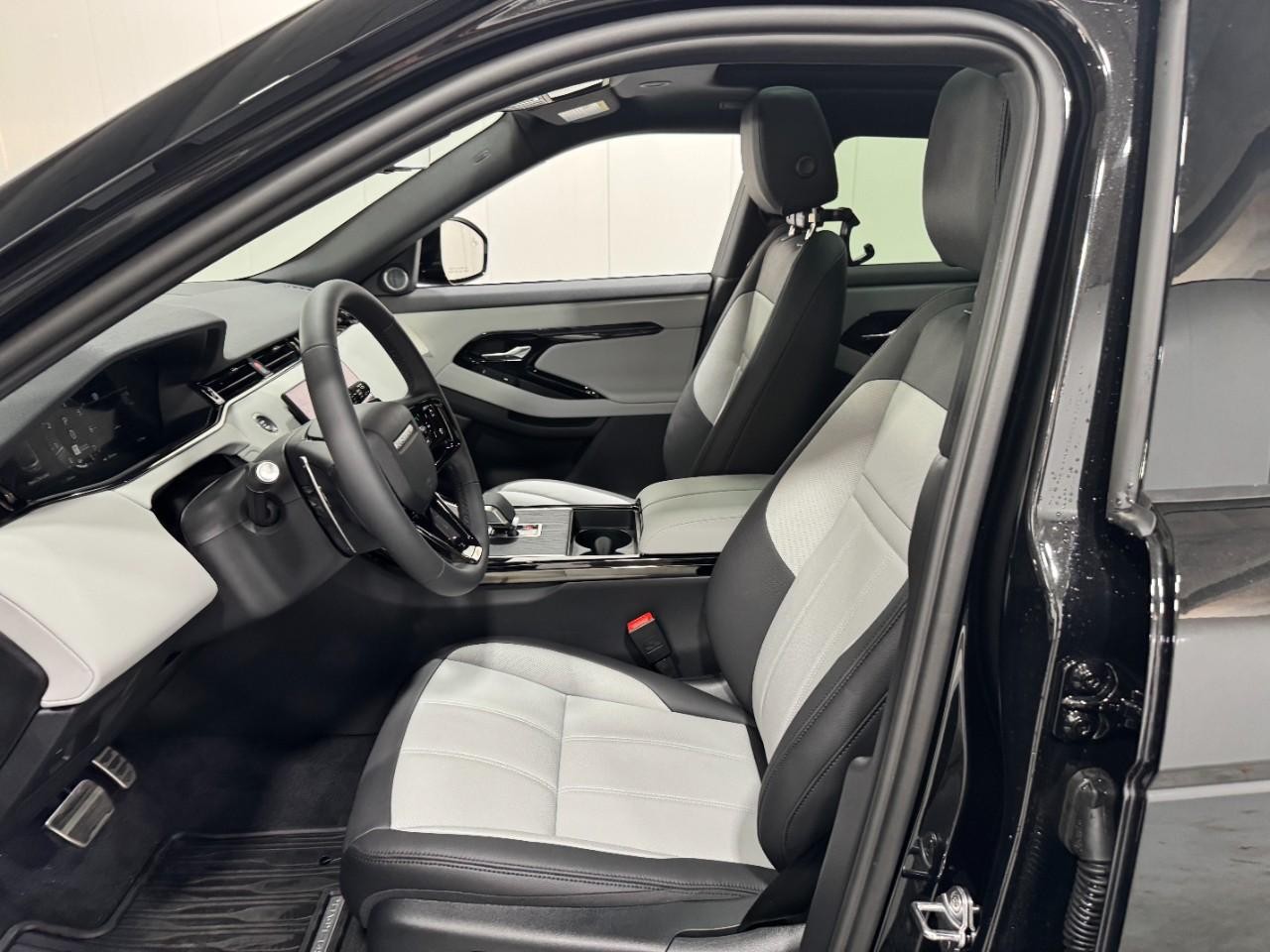 Land Rover Range Rover Evoque Vehicle Full-screen Gallery Image 25