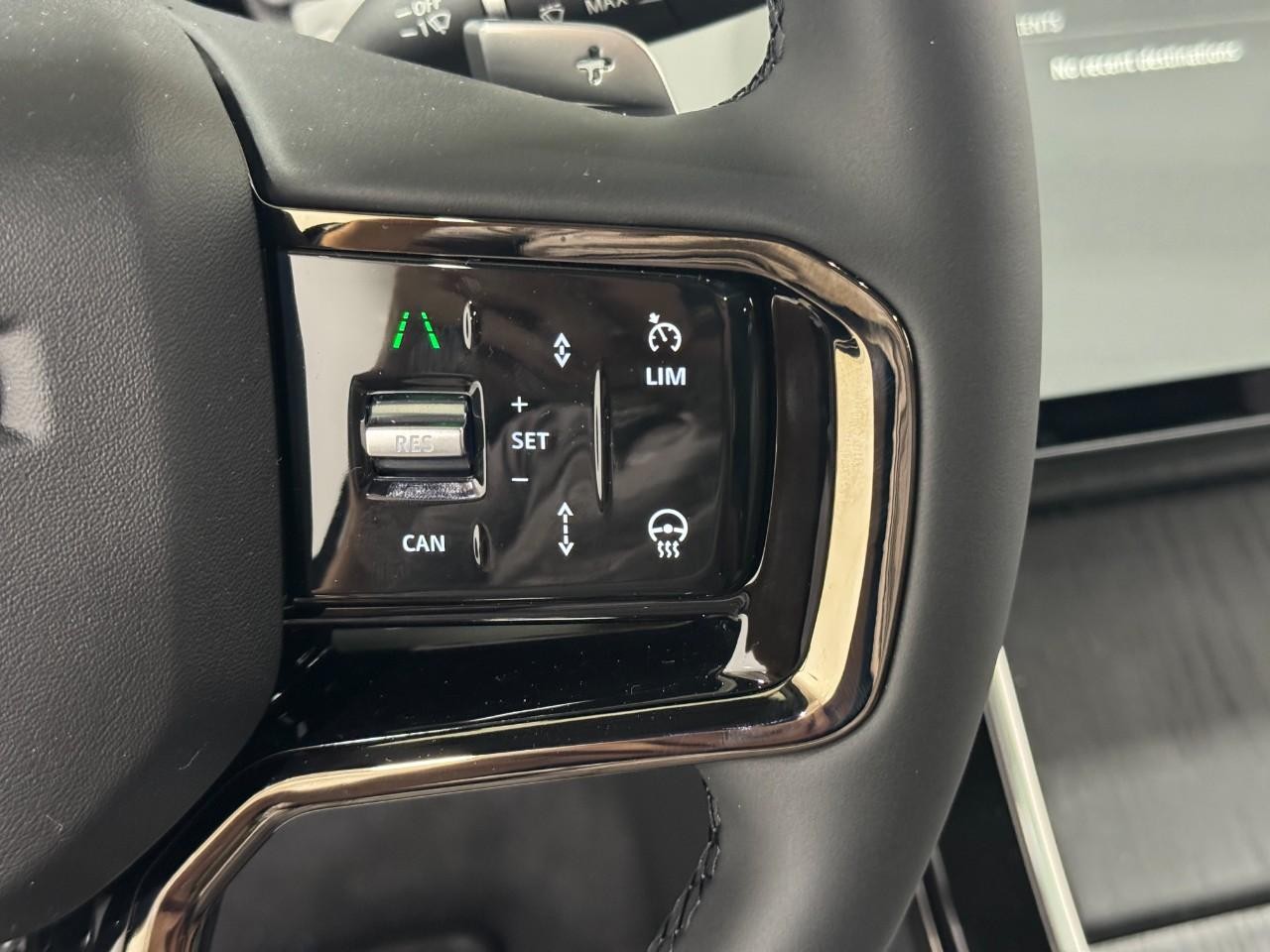 Land Rover Range Rover Evoque Vehicle Full-screen Gallery Image 30