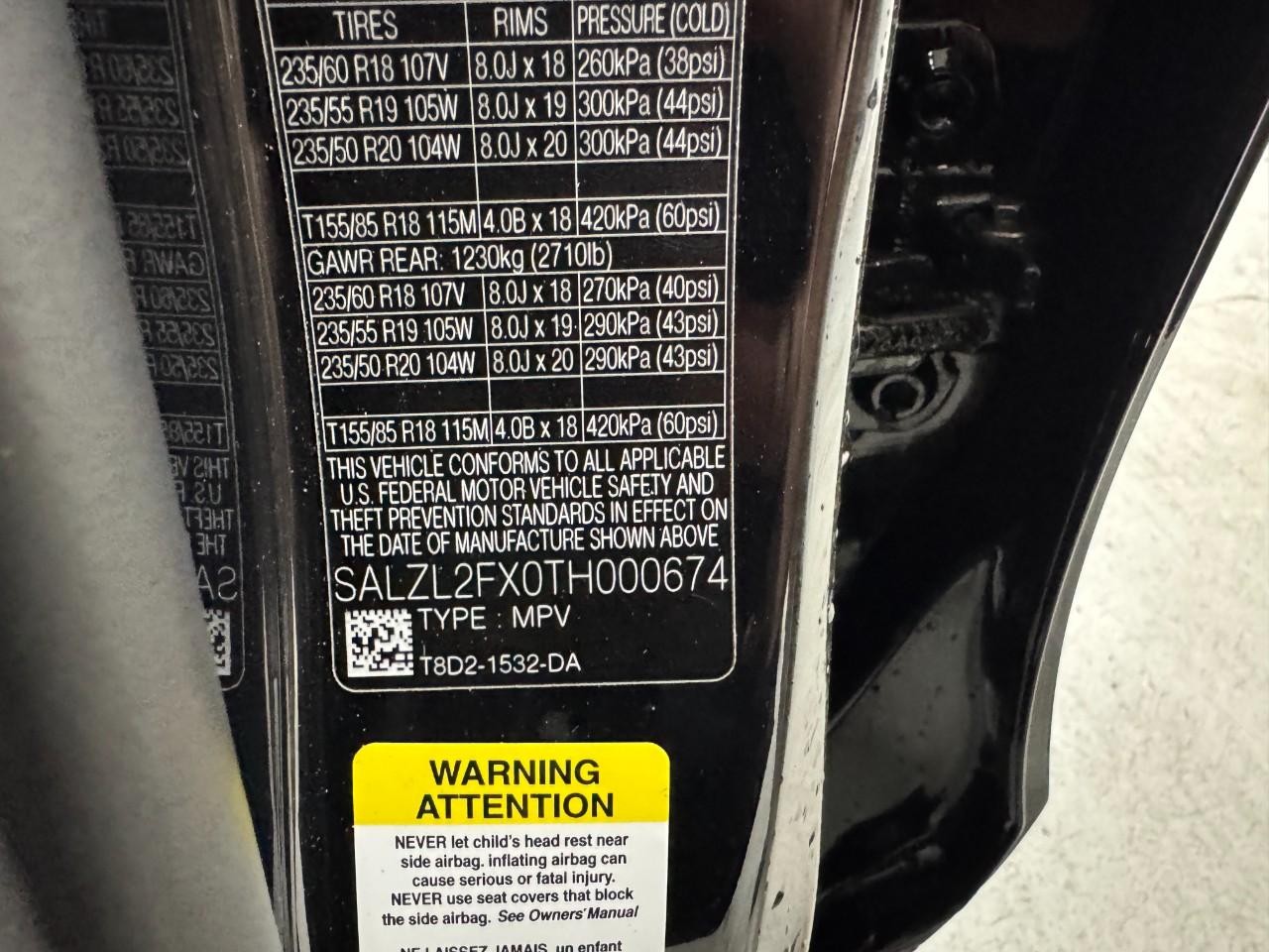 Land Rover Range Rover Evoque Vehicle Full-screen Gallery Image 33