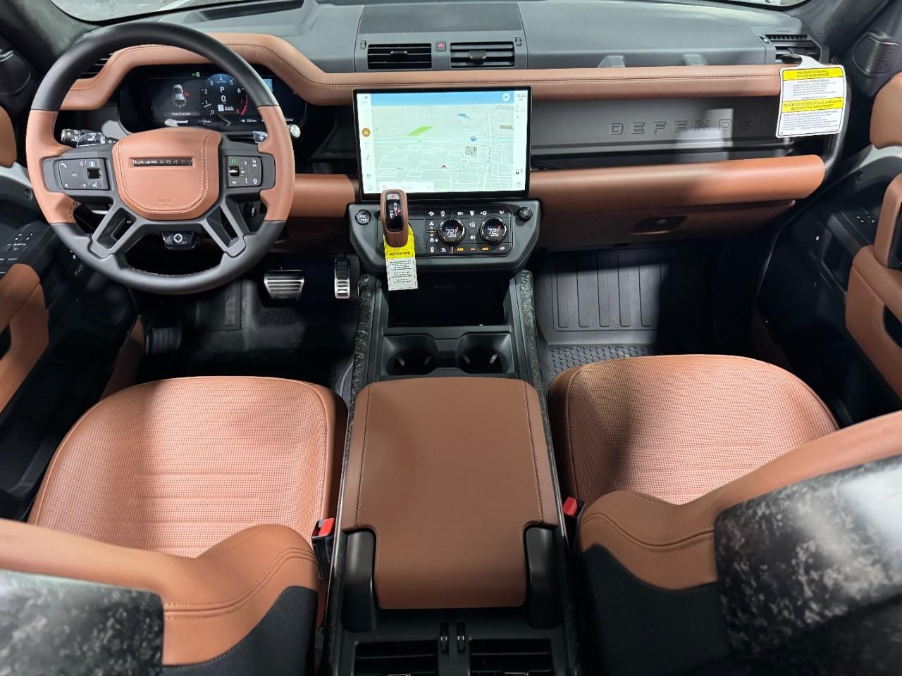 Land Rover Defender Vehicle Full-screen Gallery Image 13