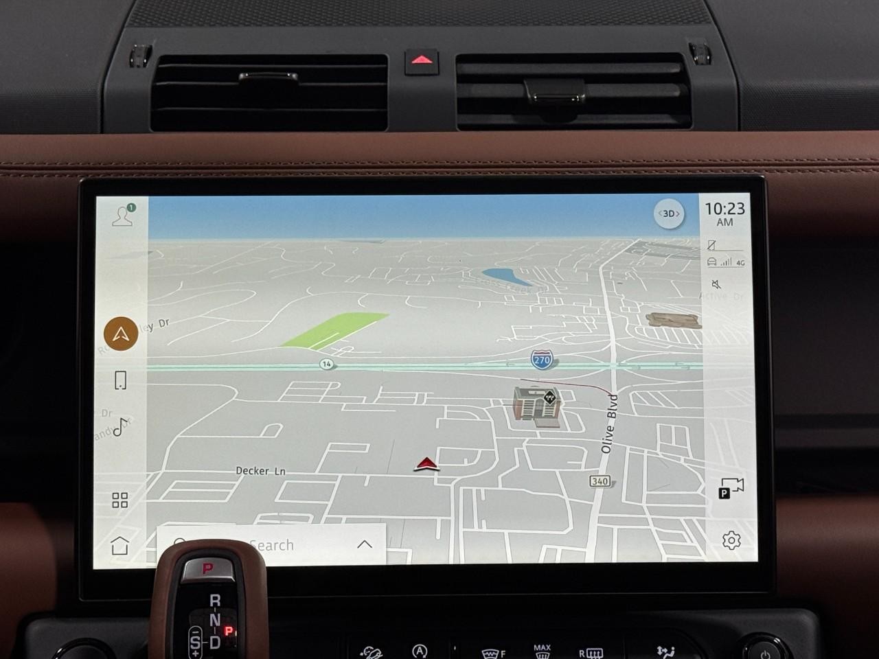 Land Rover Defender Vehicle Full-screen Gallery Image 15