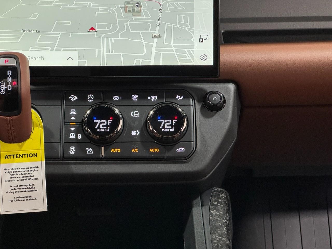 Land Rover Defender Vehicle Full-screen Gallery Image 16