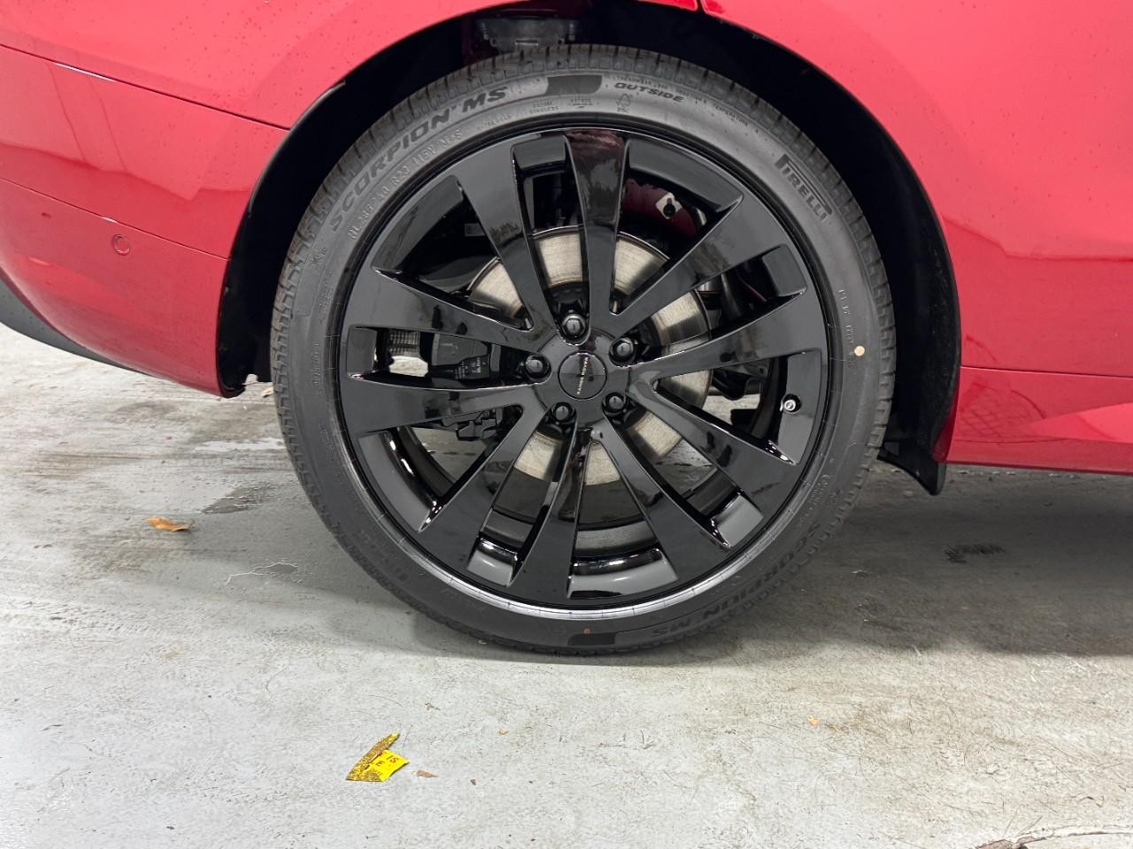 Land Rover Range Rover Sport Vehicle Full-screen Gallery Image 5