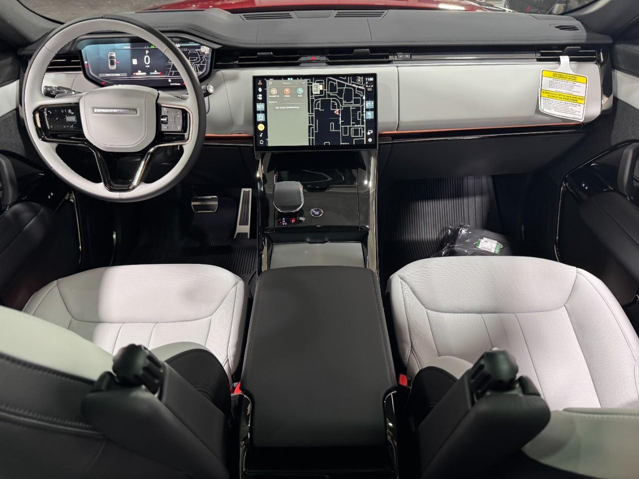 Land Rover Range Rover Sport Vehicle Full-screen Gallery Image 13