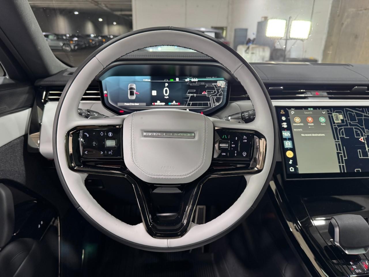 Land Rover Range Rover Sport Vehicle Full-screen Gallery Image 14