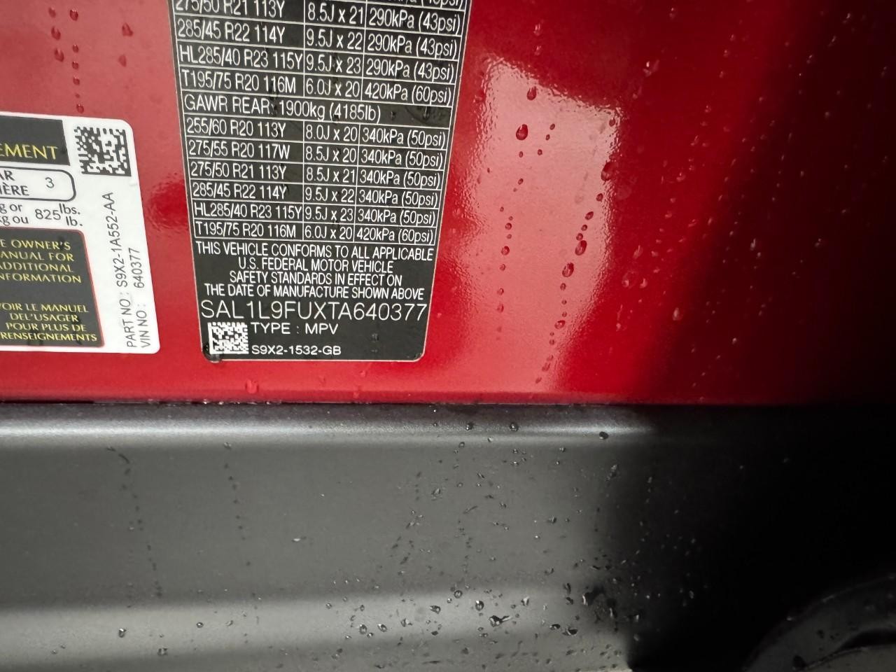 Land Rover Range Rover Sport Vehicle Full-screen Gallery Image 34