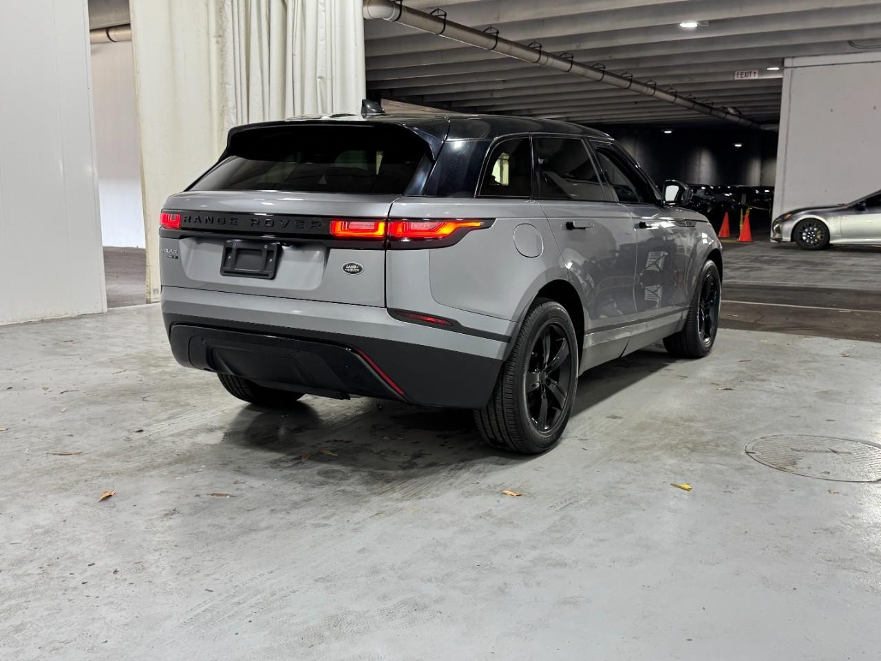 Land Rover Range Rover Velar Vehicle Full-screen Gallery Image 4
